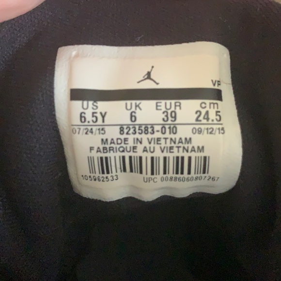 Jordan Shoes - Picture 2 of 2